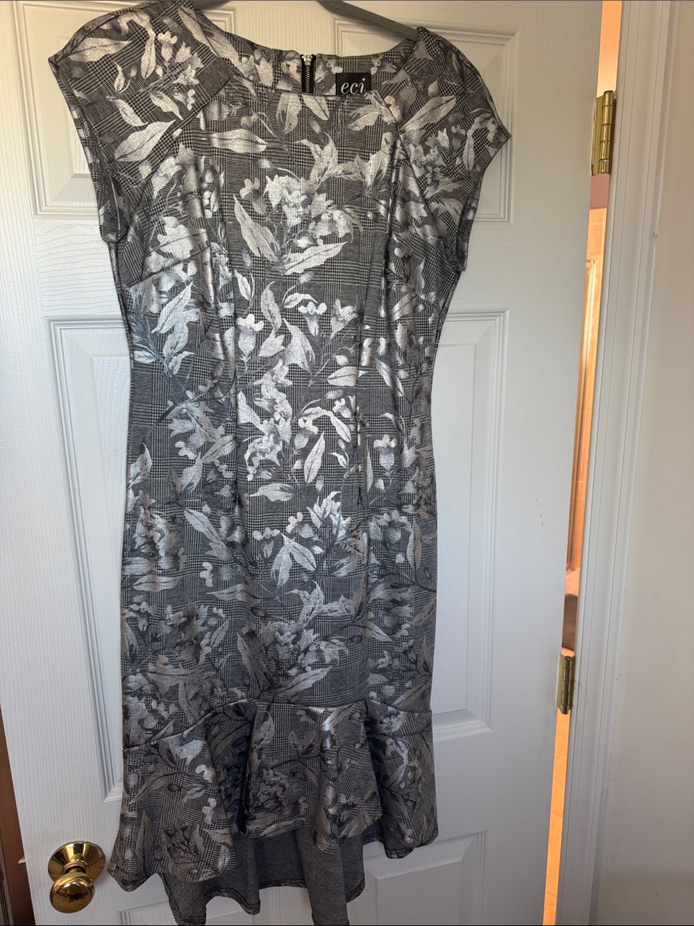 ECI Gray Floral Cap-Sleeve Midi Dress